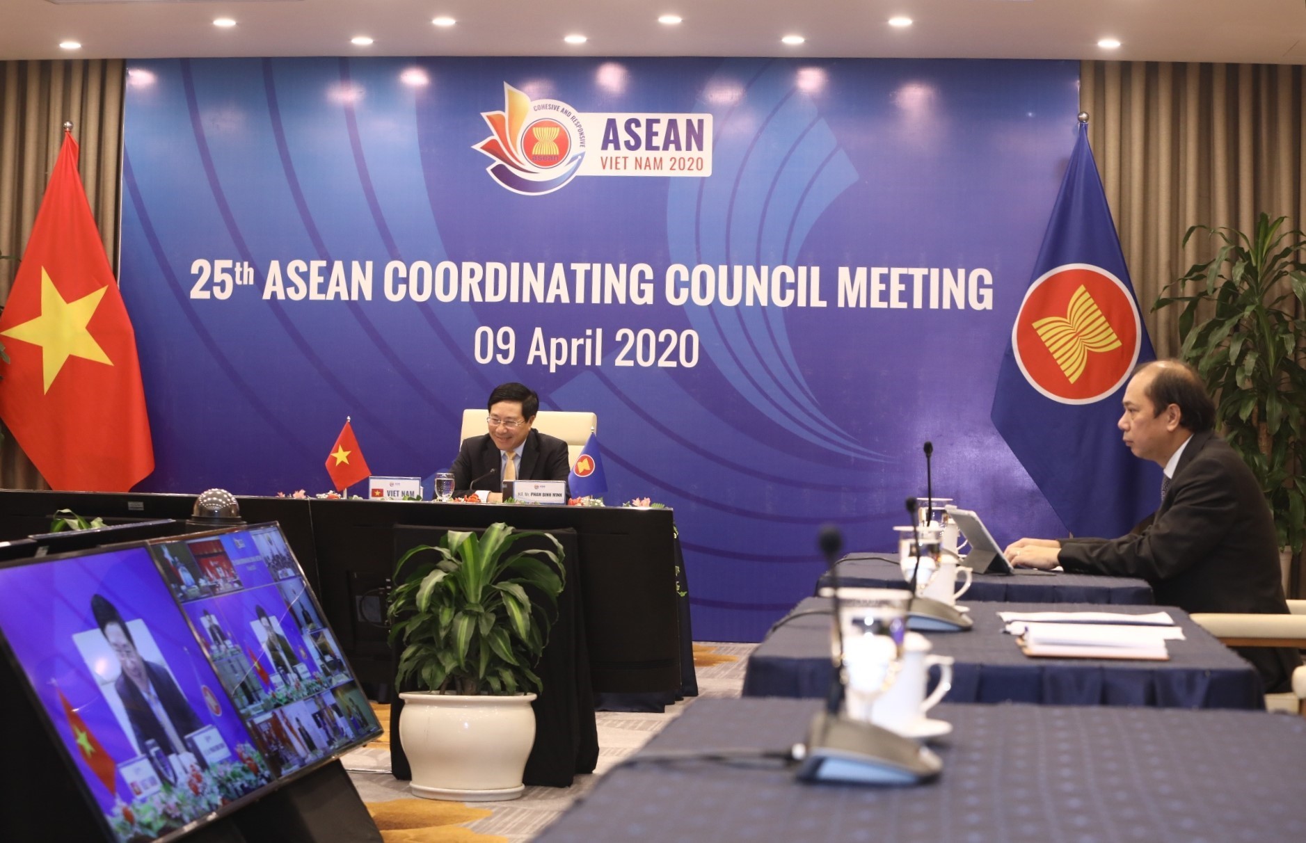 Phó Thủ tướng, Bộ trưởng Bộ Ngoại giao Phạm Bình Minh phát biểu tại Hội nghị trực tuyến Bộ trưởng Ngoại giao ASEAN-EU về phòng, chống COVID-19. (Ảnh: Lâm Khánh/TTXVN)