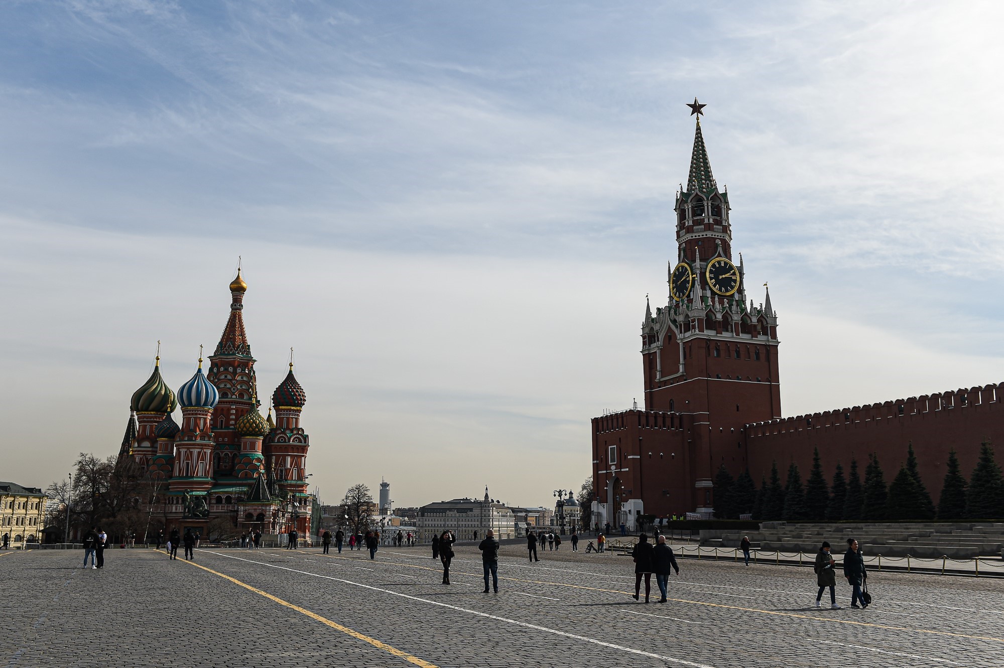 Cảnh vắng lặng trên Quảng trường Đỏ ở Moskva, Nga trong bối cảnh dịch COVID-19 lan rộng, ngày 27/3/2020. (Ảnh: THX/TTXVN)