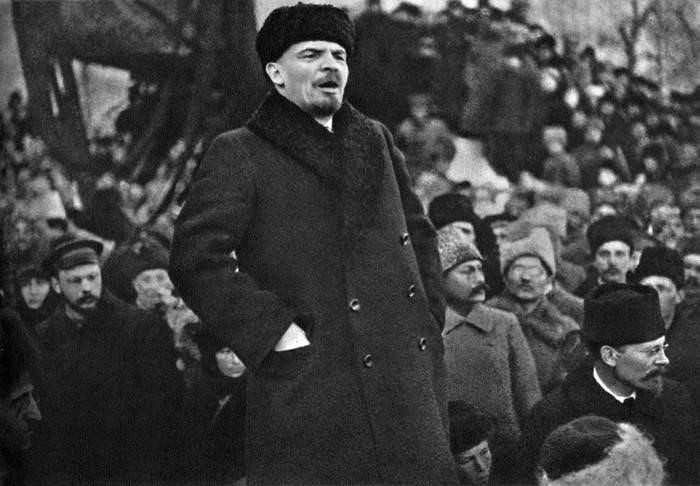 V.I.Lenin - lãnh tụ vĩ đại của giai cấp vô sản toàn thế giới, người sáng lập ra Quốc tế Cộng sản; đồng thời lãnh đạo nhân dân Nga tiến hành Cách mạng Tháng Mười Nga, lập ra Nhà nước công nông đầu tiên trên thế giới do Đảng của giai cấp vô sản lãnh đạo. (Ảnh: Tư liệu/TTXVN)