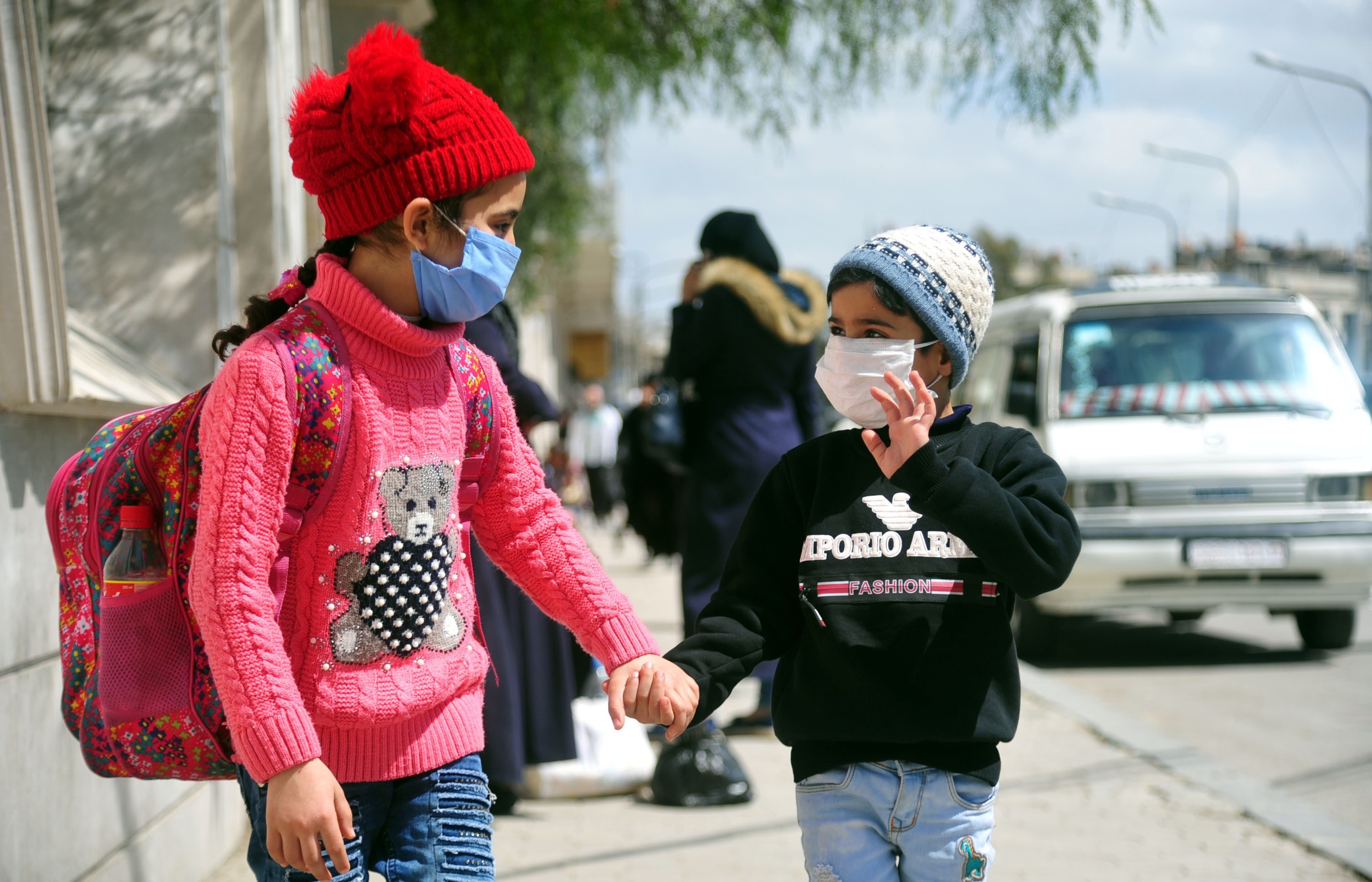 Trẻ em đeo khẩu trang phòng lây nhiễm COVID-19 tại Damascus, Syria ngày 28/3/2020. (Ảnh: THX/ TTXVN)