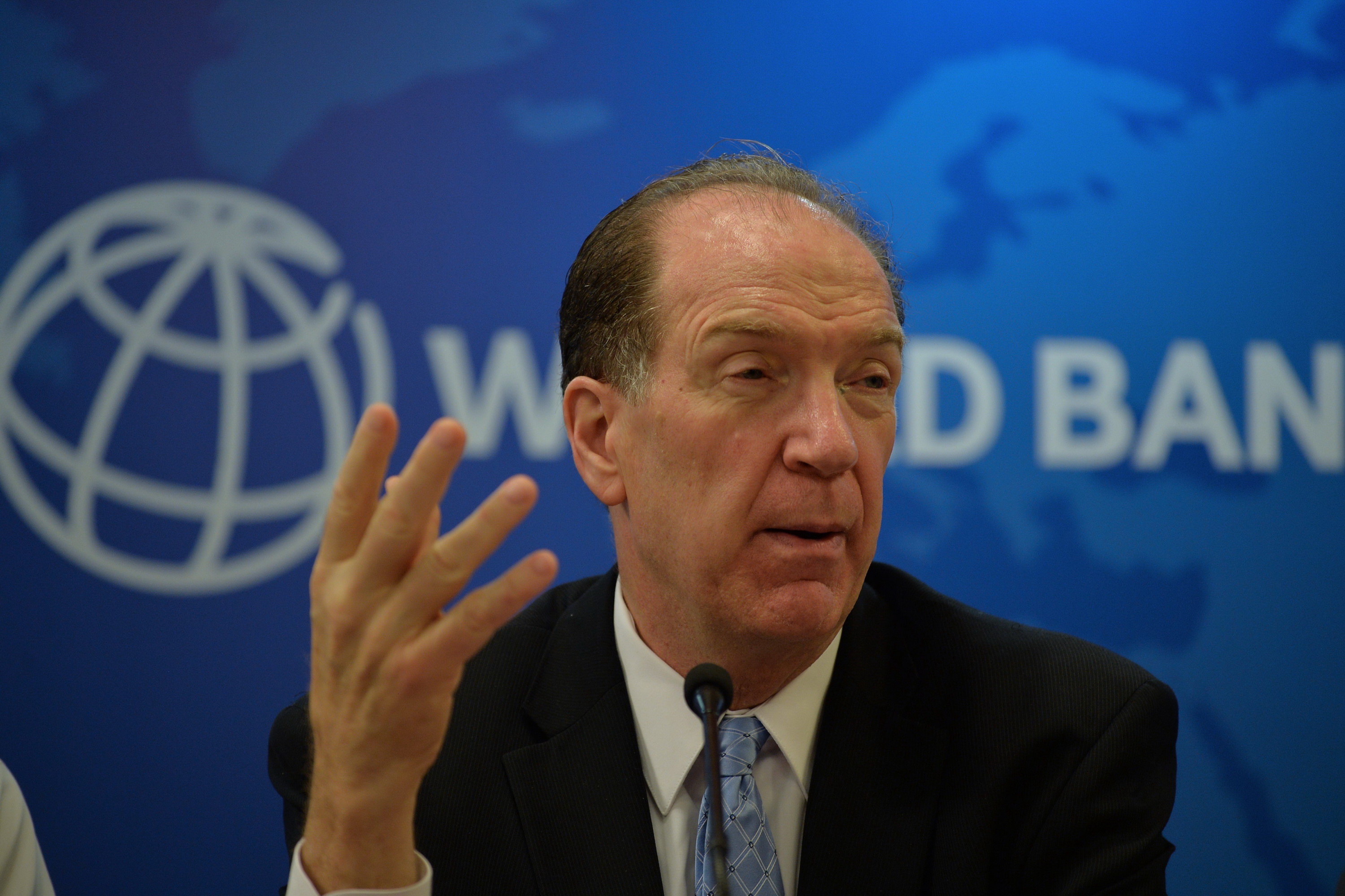 Chủ tịch WB David Malpass phát biểu tại một cuộc họp báo ở New Delhi, Ấn Độ. (Ảnh: AFP/TTXVN)