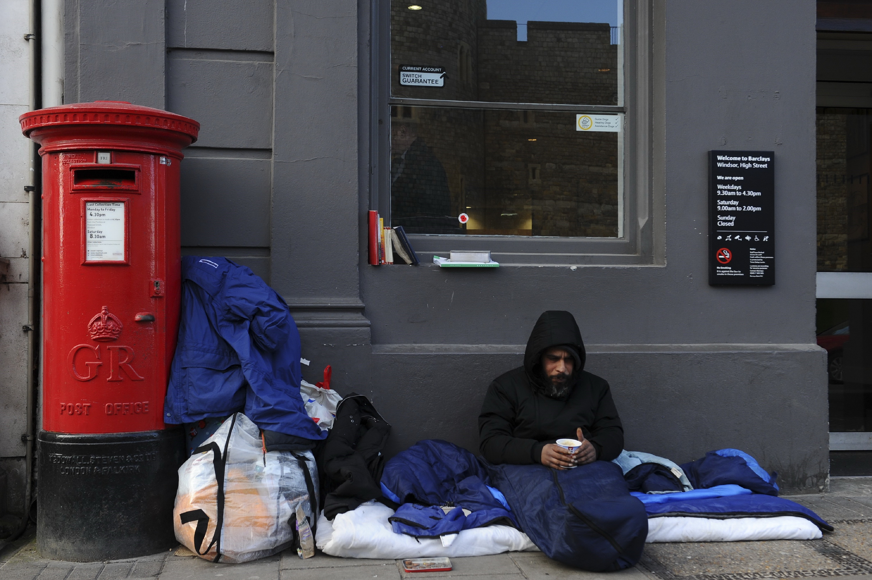 Người vô gia cư trên đường phố ở Windsor, phía tây thủ đô London, Anh. (Nguồn: AFP/ TTXVN)