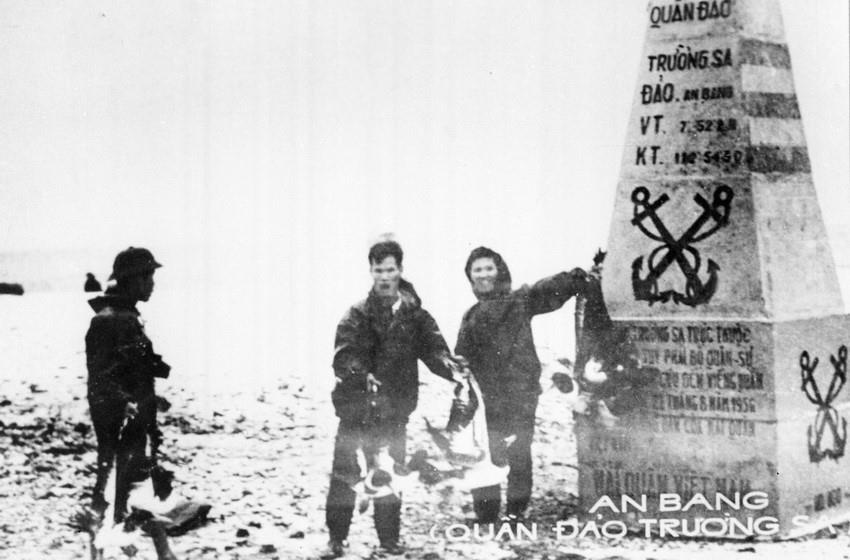 Bộ đội Đặc công hải quân Đoàn 126 giải phóng đảo An Bang thuộc quần đảo Trường Sa, ngày 28/4/1975. (Ảnh: TTXVN)
