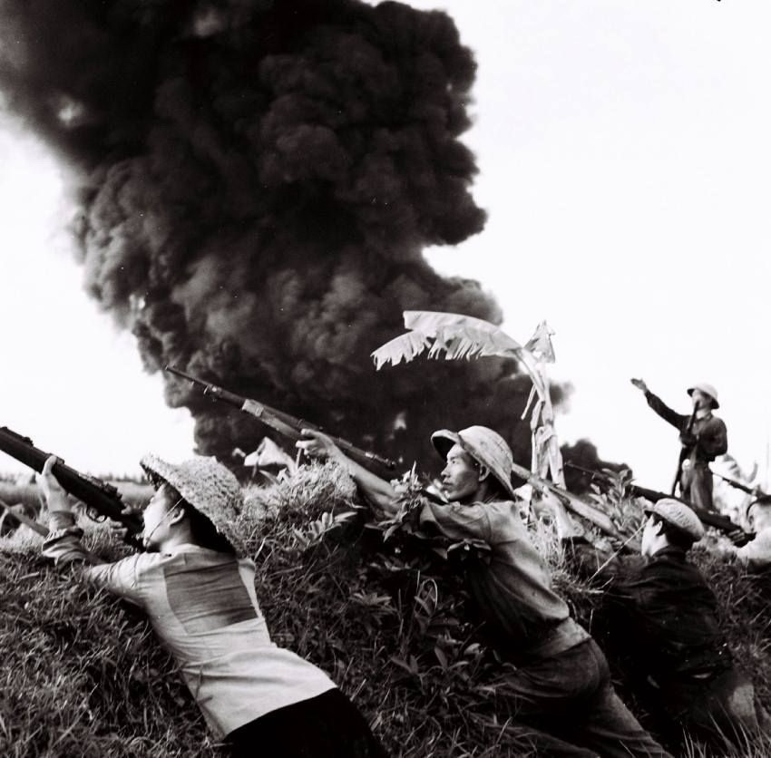 Dân quân dũng cảm bắn trả máy bay Mỹ trong đợt chiến tranh phá hoại miền Bắc lần thứ nhất. (Nguồn: Tư liệu/TTXVN)