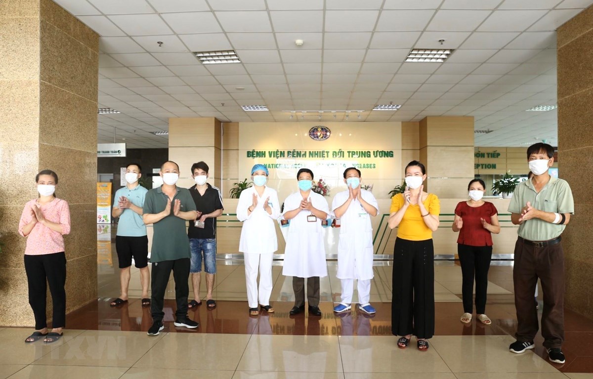 Pacientes declarados libres del coronavirus el 11 de mayo en el Hospital Nacional de Enfermedades Tropicales (Fuente:VNA)