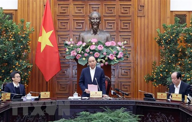 El primer ministro, Nguyen Xuan Phuc, en la reunión urgente el 27 de enero de 2020 con representantes de los ministerios, ramas y órganos involucrados acerca de la lucha contra el COVID-19 (Fuente: VNA)