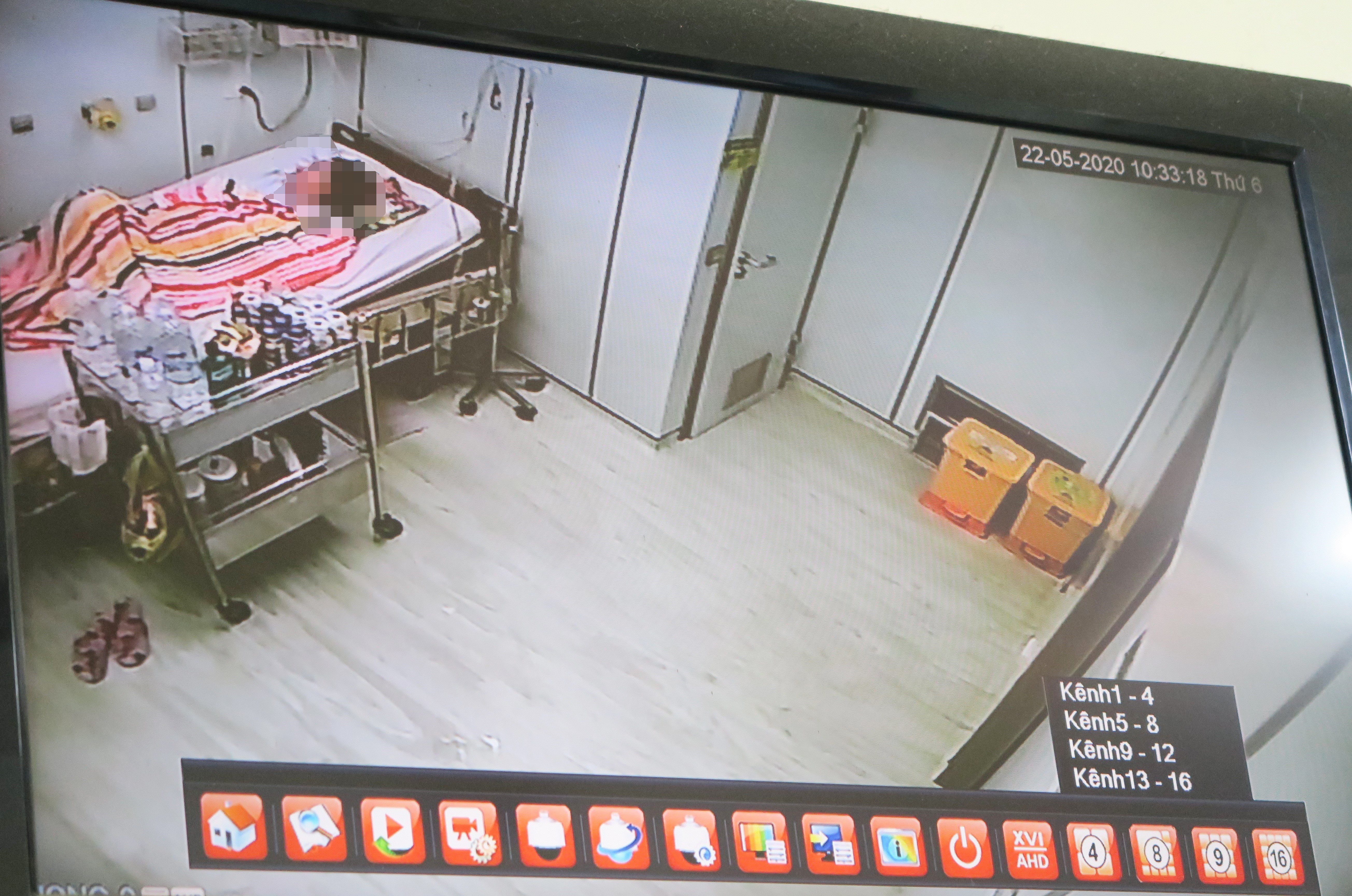 Phòng cách ly áp lực âm trong Khoa Nhiễm D - Bệnh viện Bệnh Nhiệt đới Thành phố Hồ Chí Minh, nơi điều trị cho bệnh nhân 91 và các ca bệnh mắc COVID-19 khác. (Ảnh: Đinh Hằng/TTXVN)