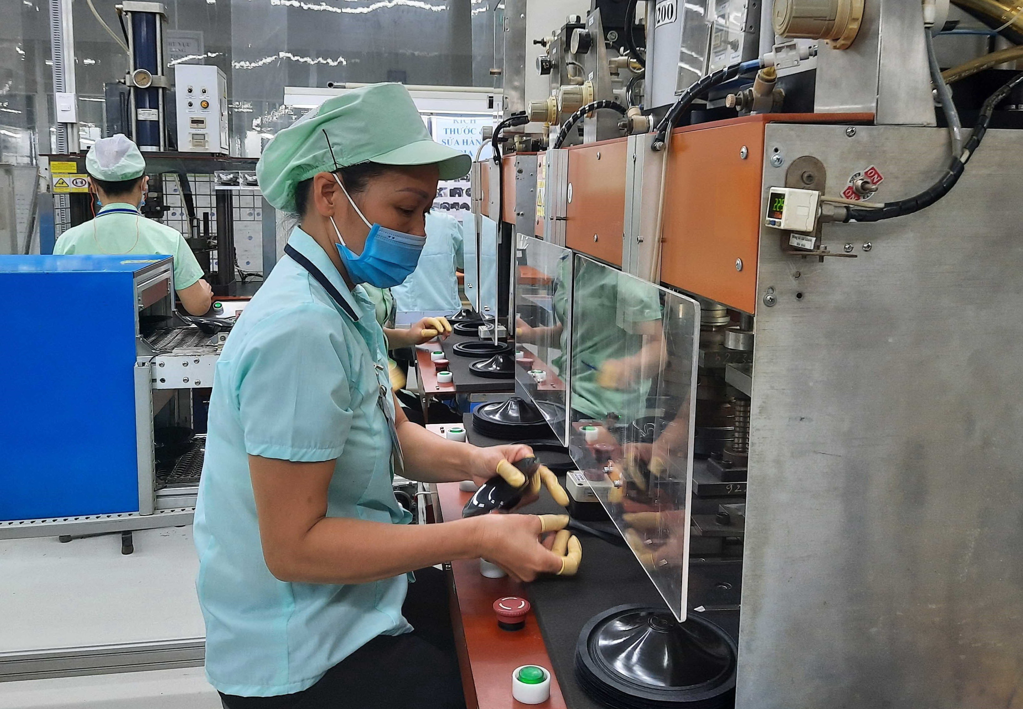 Công ty TNHH Điện tử Foster Bắc Ninh được tỉnh Bắc Ninh tạo điều kiện thuận lợi cho sản xuất, kinh doanh. (Ảnh: Thái Hùng/TTXVN)