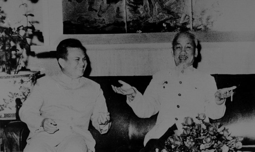 President Ho Chi Minh receives a delegation of the Lao Party and Patriotic Front led by Kaysone Phomvihane in 1966 (File photo: VNA) 