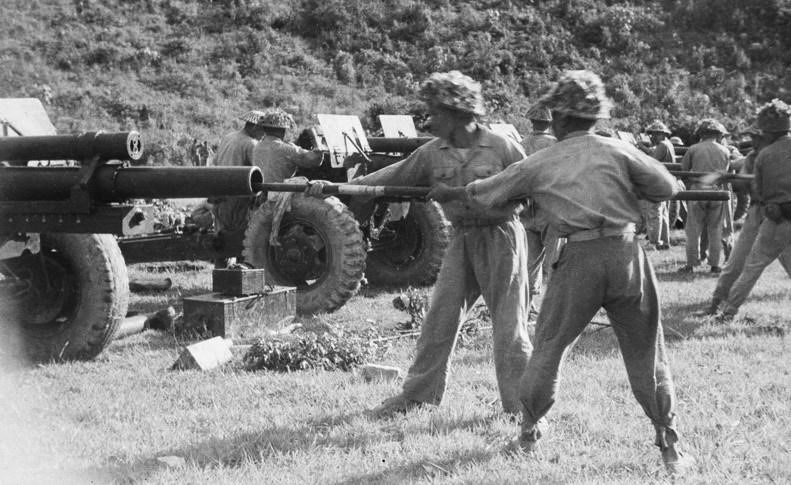 In the Dien Bien Phu campaign, Vietnam’s artillery force was mobilised at the highest level and organised at both the campaign and tactical levels, forming a powerful ground-based firepower system that blankets the entire stronghold complex. (Photo: File Photo/VNA)