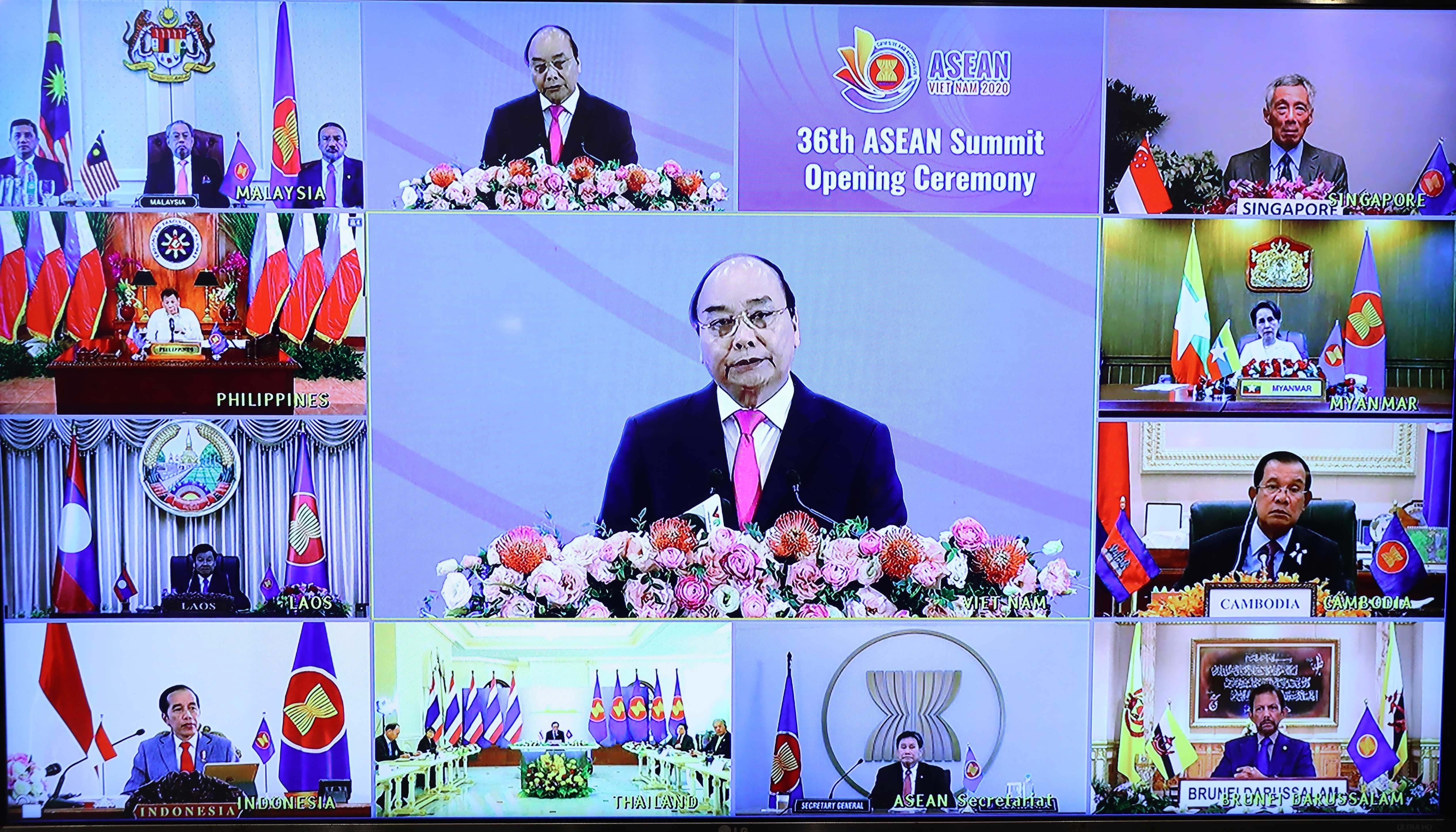                                  越南政府总理阮春福在第36届东盟峰会上致辞。图自越通社