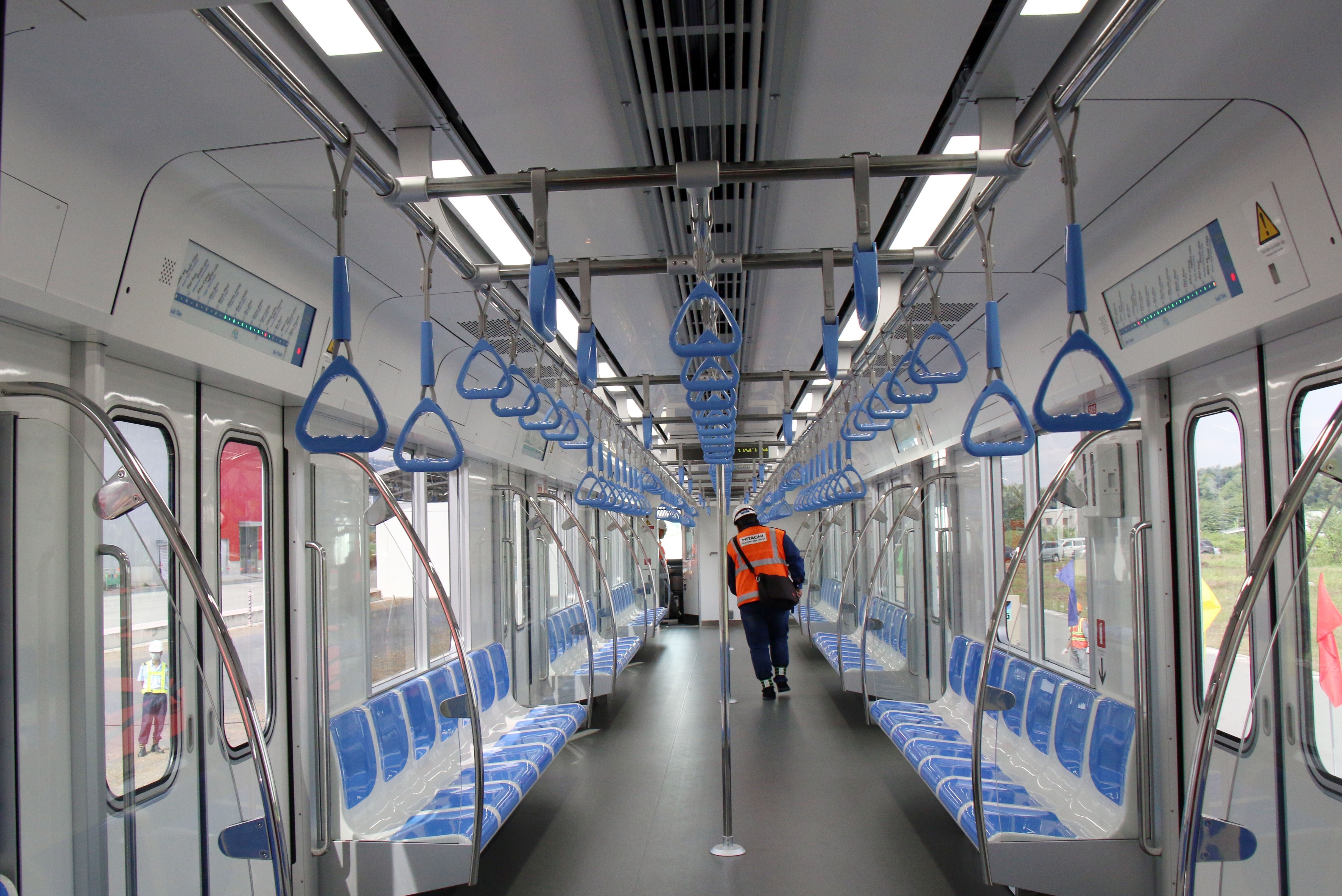 Khoang chở khách trên toa xe của tuyến metro số 1 Bến Thành-Suối Tiên. (Ảnh: Tiến Lực/TTXVN)
