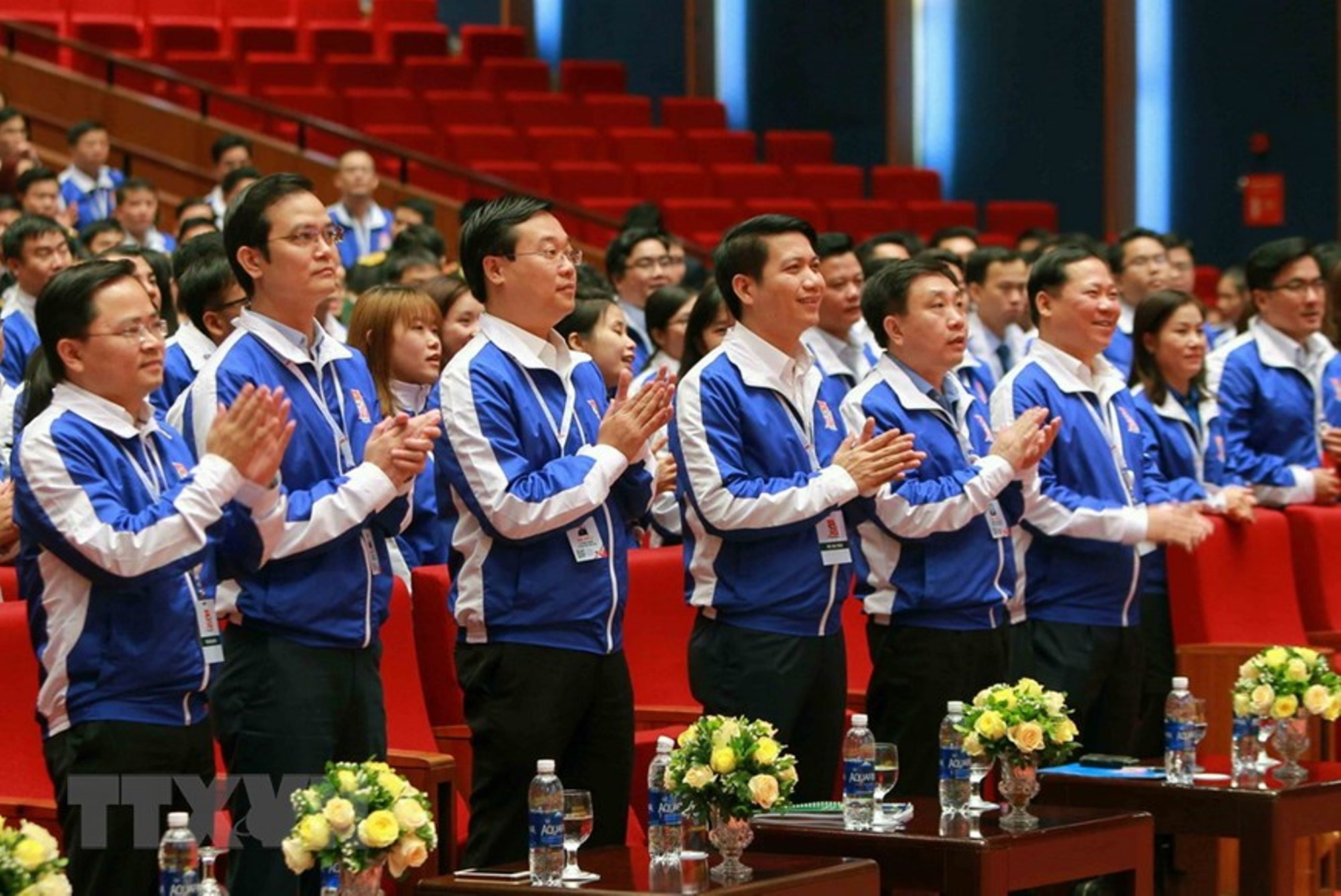 Đồng chí Nguyễn Anh Tuấn, Bí thư thứ nhất Trung ương Đoàn khóa XI (ngoài cùng bên trái) tham dự Đại hội Đại biểu toàn quốc Đoàn Thanh niên Cộng sản Hồ Chí Minh lần thứ XI, nhiệm kỳ 2017-2022. (Ảnh: TTXVN)